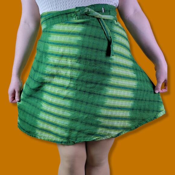 Unbranded Dresses & Skirts - Vintage Green Patterned Wrap Skirt
